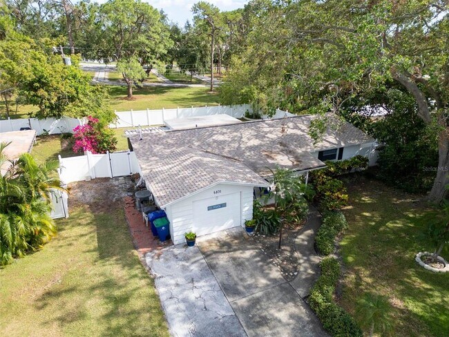 5831 Hillside St in Seminole, FL - Building Photo - Building Photo