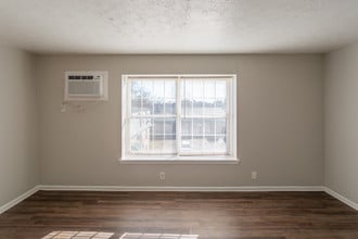 The Crossings Apartment Homes in Lexington, KY - Building Photo - Interior Photo