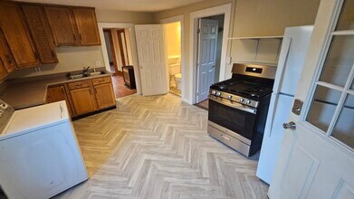 204 N Champlain St, Unit 2 in Burlington, VT - Foto de edificio - Building Photo