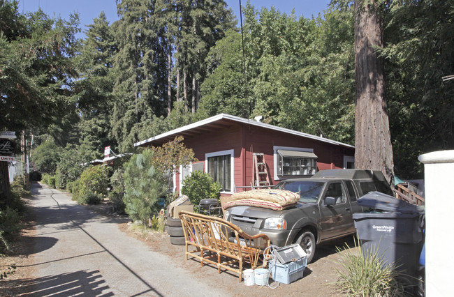 Creekside Cottages