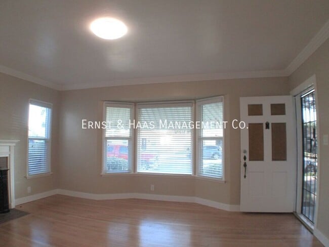 215 E Scott St in Long Beach, CA - Building Photo - Building Photo