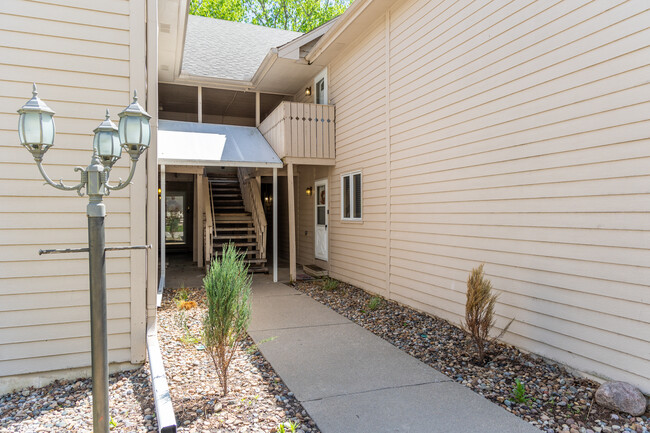 Aspen Ridge Condominiums in Ankeny, IA - Building Photo - Building Photo