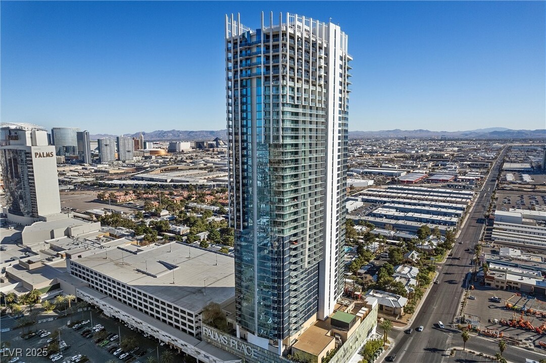 4381 W Flamingo Rd, Unit 3609 in Las Vegas, NV - Building Photo