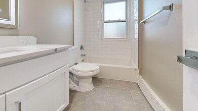 The Crossings at Menlo Park in Edison, NJ - Foto de edificio - Building Photo