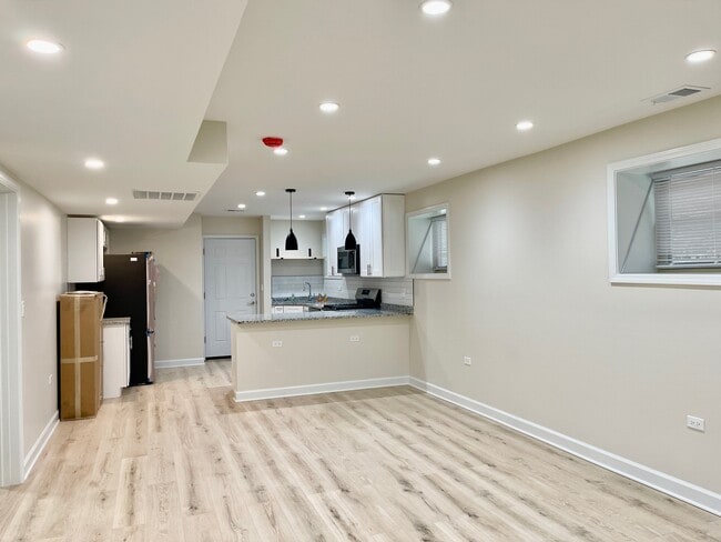 4845 N Kostner Ave in Chicago, IL - Building Photo - Building Photo