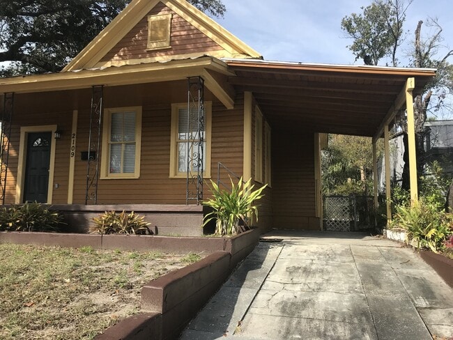 property at 2109 W Cypress St