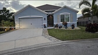 2271 Arlington Dr SW in Vero Beach, FL - Building Photo