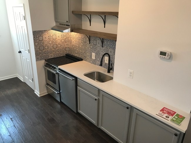 411 Scott St in Baltimore, MD - Building Photo - Building Photo
