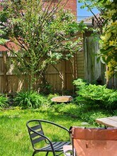 45 Park St, Unit 2 in Buffalo, NY - Foto de edificio - Building Photo