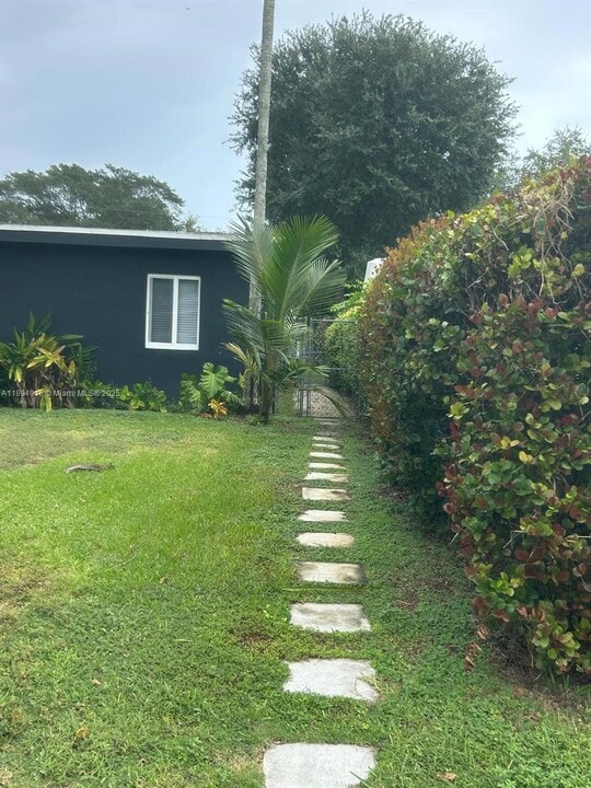 6431 SW 64th Ct in South Miami, FL - Building Photo