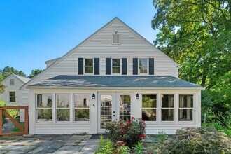 120 Obtuse Hill Rd in Brookfield, CT - Building Photo - Building Photo