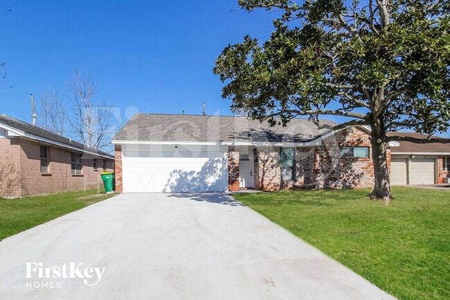106 Grantham Rd in Baytown, TX - Building Photo - Building Photo