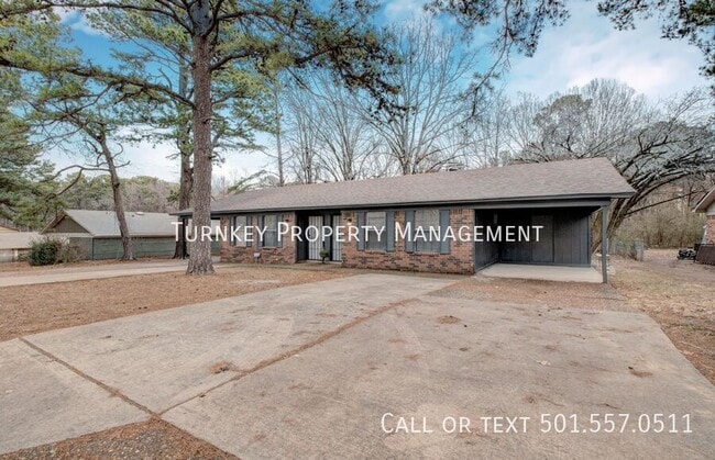 1905 Labette Manor Dr in Little Rock, AR - Building Photo - Building Photo