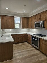 8300 Station Village Ln in San Diego, CA - Foto de edificio - Building Photo