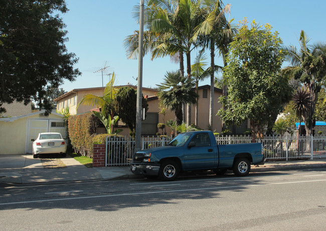 1746 17th St in Santa Monica, CA - Building Photo - Building Photo