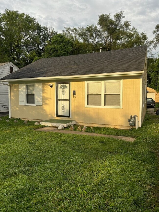 2123 S 39th St