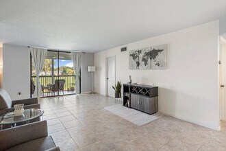 2420 Deer Creek Country Club Blvd in Deerfield Beach, FL - Building Photo - Building Photo