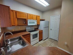 3737 Castle Pines Ln in Orlando, FL - Building Photo - Building Photo