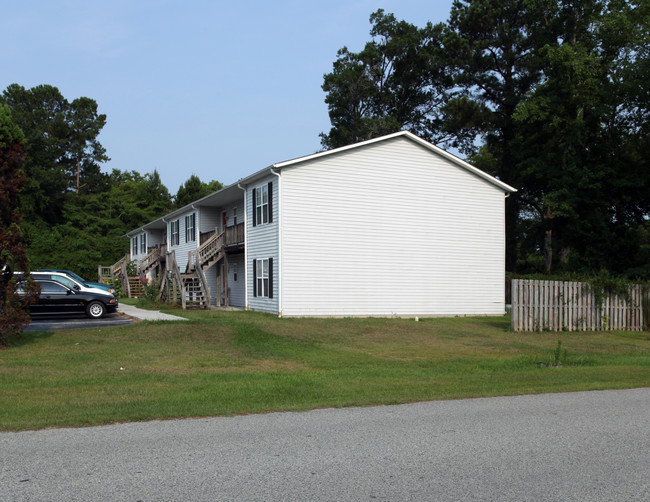 Cedar Commons in Burgaw, NC - Building Photo - Building Photo