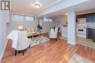 218 Silverbirch Dr in Newmarket, ON - Building Photo - Building Photo