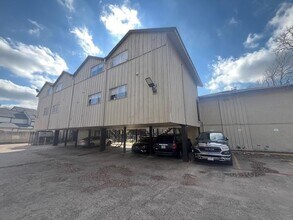 5000 Bowser Ave in Dallas, TX - Building Photo - Building Photo