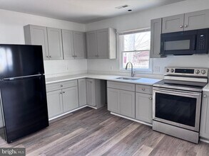 2006 Stevens Dr in Chester, MD - Building Photo - Building Photo