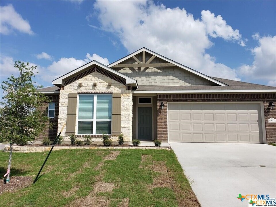 6127 Fairburn in Temple, TX - Building Photo