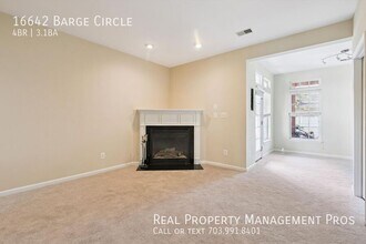 16642 Barge Cir in Woodbridge, VA - Building Photo - Building Photo