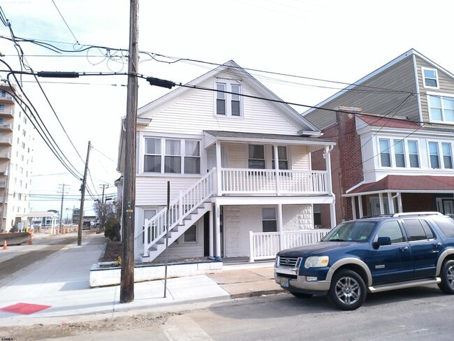 property at 131 N Harvard Ave
