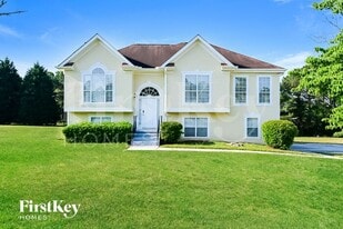 4049 Fieldway Rd in Rex, GA - Building Photo