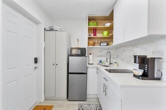 2250 SE 5th St in Pompano Beach, FL - Building Photo - Building Photo