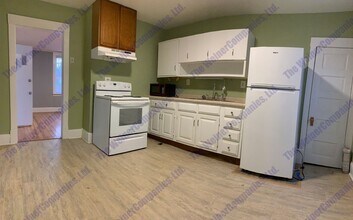 501 W Bradley Ave in Champaign, IL - Building Photo - Building Photo