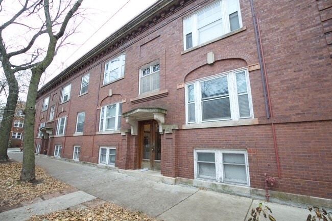 6314 N Glenwood Ave, Unit J04P in Chicago, IL - Building Photo - Building Photo