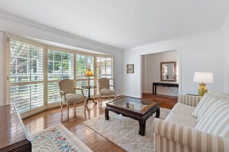 107 Cruiser Rd N in North Palm Beach, FL - Building Photo - Building Photo