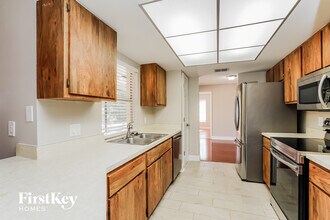18185 Dupont Dr in Ft. Myers, FL - Building Photo - Building Photo