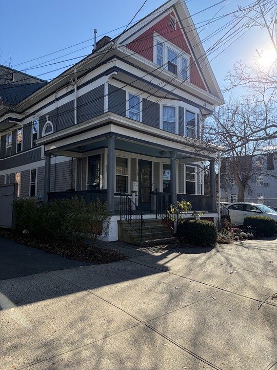 163 Dwight St, Unit First Floor in New Haven, CT - Building Photo