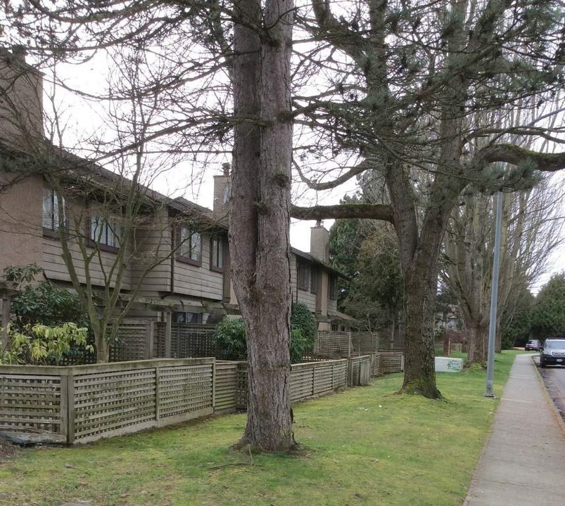 Briar Gate Townhomes in Richmond, BC - Building Photo