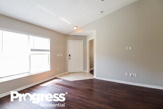 6713 Summer Cove Dr in Riverview, FL - Foto de edificio - Building Photo