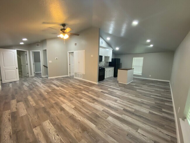 101 Lane Ave-Unit -101-3 Lane Ave in Cleburne, TX - Building Photo - Building Photo