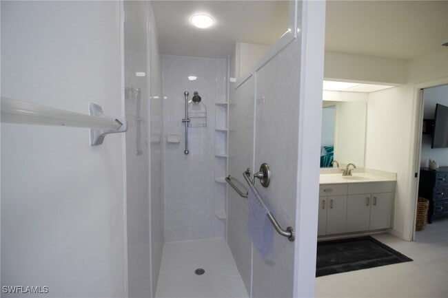 property at 138 SE 20th St