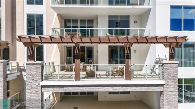 220 SE Mizner Blvd in Boca Raton, FL - Building Photo - Building Photo
