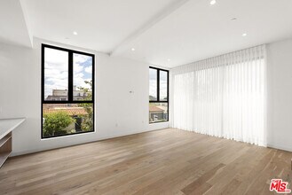 1417 S Doheny Dr in Los Angeles, CA - Building Photo - Building Photo