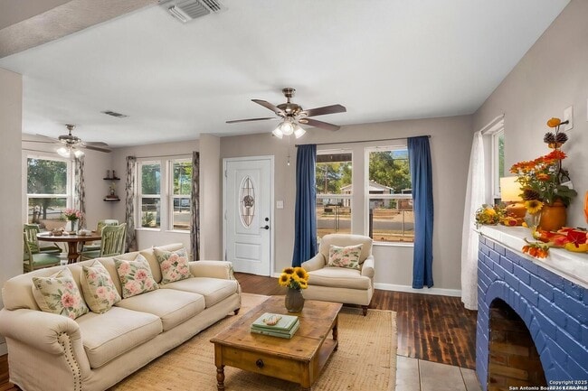 1530 SW 19th St in San Antonio, TX - Building Photo - Building Photo