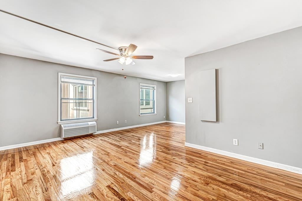 416 68th St in Guttenberg, NJ - Building Photo