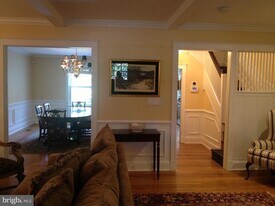 214 E University Pkwy in Baltimore, MD - Building Photo