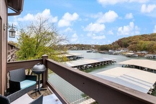 5940 Baydy Peak Rd in Osage Beach, MO - Building Photo