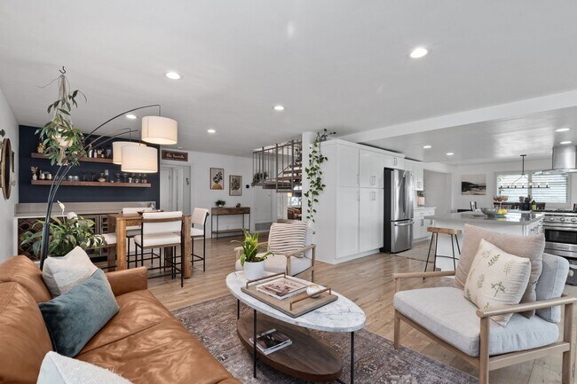 13772 Ridgecrest Cir in Tustin, CA - Building Photo - Building Photo