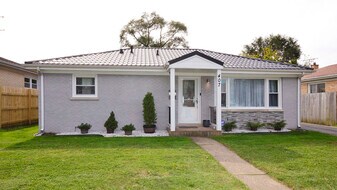 407 Mors Ave in Wheeling, IL - Building Photo