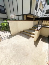 109 E Rosewood Ct in Ontario, CA - Building Photo - Building Photo