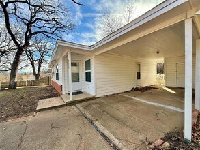 2620 W Washington St in Denison, TX - Foto de edificio - Building Photo